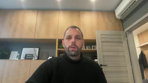 manynaaamess online show from November 12, 2025, 6:58 am