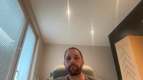 manynaaamess online show from December 2, 2025, 11:15 am