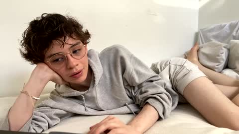 Snapshot of maplefroggy chatting on January 23, 2025, 10:11 pm Maple online show from January 23, 2025, 10:11 pm