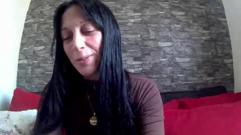 coshitaxxx online show from June 3, 2026, 2:33 pm