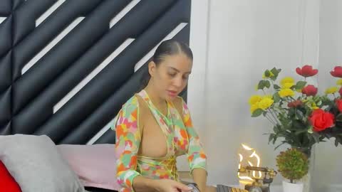 Snapshot of mara_lore chatting on October 6, 2025, 8:06 pm Mara  online show from October 6, 2025, 8:06 pm