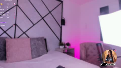 Snapshot of mara_martinez chatting on September 25, 2025, 5:22 am     online show from September 25, 2025, 5:22 am