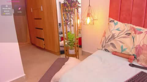 Snapshot of mara_paradise chatting on October 25, 2025, 5:19 pm Mara online show from October 25, 2025, 5:19 pm