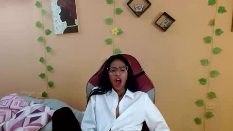 Snapshot of mara_summer chatting on March 5, 2026, 1:29 pm Mara 3 online show from March 5, 2026, 1:29 pm