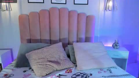 Snapshot of mara_swan_ chatting on November 1, 2025, 7:16 pm MARA online show from November 1, 2025, 7:16 pm