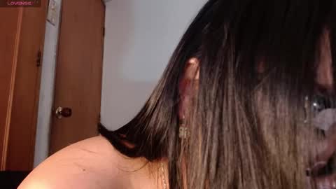 Snapshot of maraa_lee chatting on March 7, 2025, 8:33 pm maraa_lee online show from March 7, 2025, 8:33 pm