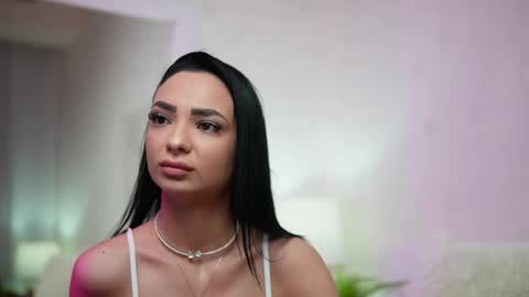 Snapshot of maraciel chatting on February 13, 2025, 1:29 am Mara online show from February 13, 2025, 1:29 am
