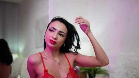 Snapshot of maraciel chatting on March 8, 2025, 12:33 am Mara online show from March 8, 2025, 12:33 am