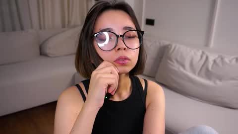 Melissa online show from September 16, 2025, 3:46 pm