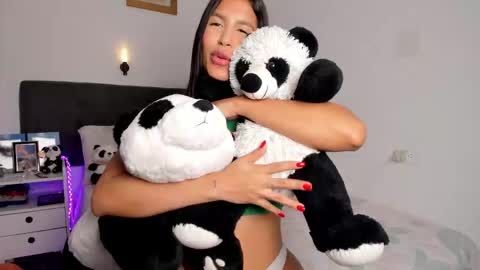 Snapshot of maragirl chatting on February 27, 2026, 2:11 am Mara online show from February 27, 2026, 2:11 am