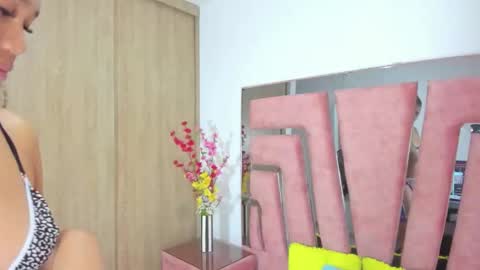 Snapshot of marakarly chatting on April 10, 2026, 12:32 pm Marakarly online show from April 10, 2026, 12:32 pm