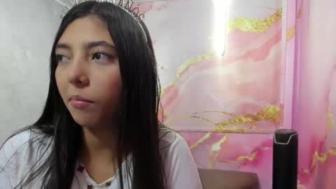Snapshot of maraluna_ chatting on February 18, 2026, 12:56 pm Maraluna online show from February 18, 2026, 12:56 pm