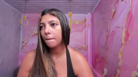 Snapshot of maraluna_ chatting on April 4, 2026, 12:02 pm Maraluna online show from April 4, 2026, 12:02 pm