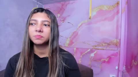 Snapshot of maraluna_ chatting on April 25, 2026, 1:41 pm Maraluna online show from April 25, 2026, 1:41 pm