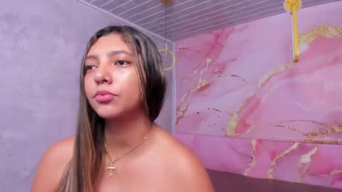 Snapshot of maraluna_ chatting on April 26, 2026, 11:52 am Maraluna online show from April 26, 2026, 11:52 am