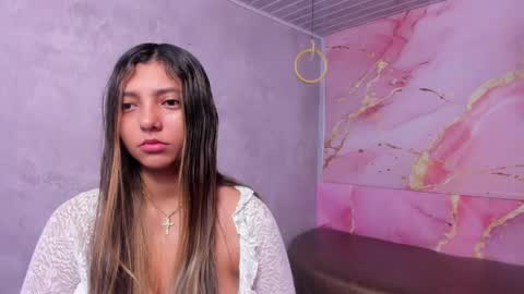 Snapshot of maraluna_ chatting on April 28, 2026, 10:53 am Maraluna online show from April 28, 2026, 10:53 am