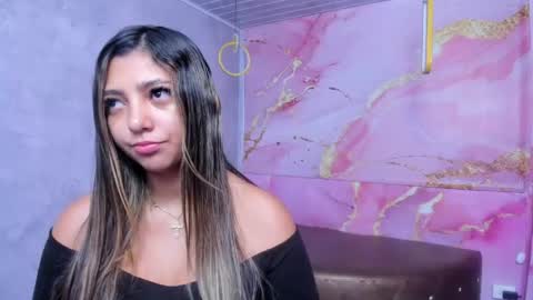Snapshot of maraluna_ chatting on May 4, 2026, 11:50 am Maraluna online show from May 4, 2026, 11:50 am