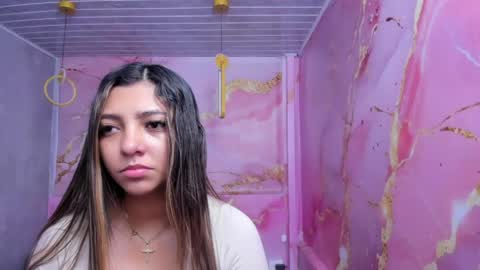 Snapshot of maraluna_ chatting on May 7, 2026, 11:48 am Maraluna online show from May 7, 2026, 11:48 am