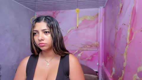Snapshot of maraluna_ chatting on May 15, 2026, 11:17 am Maraluna online show from May 15, 2026, 11:17 am