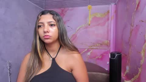 Snapshot of maraluna_ chatting on May 18, 2026, 11:27 am Maraluna online show from May 18, 2026, 11:27 am