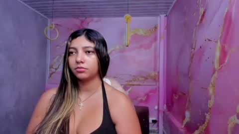 Snapshot of maraluna_ chatting on June 18, 2026, 11:36 am Maraluna online show from June 18, 2026, 11:36 am