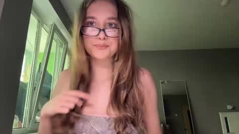 Mia online show from August 6, 2026, 8:27 am