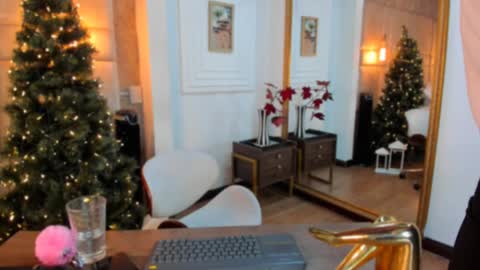 Mara Torres online show from December 12, 2024, 7:48 pm