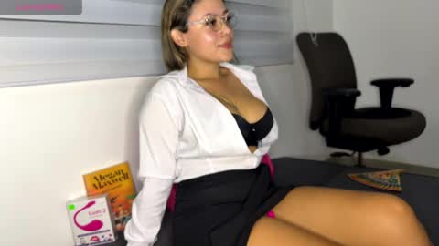 marcela_cositarica online show from May 6, 2026, 2:08 am