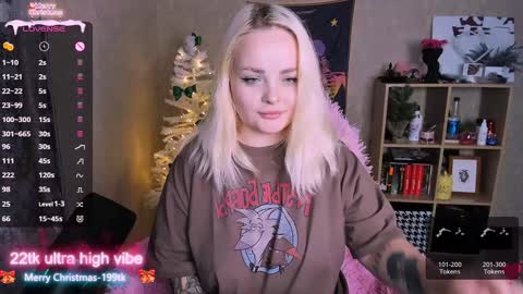 Snapshot of marcelinepeach chatting on December 25, 2024, 8:07 am Sara online show from December 25, 2024, 8:07 am