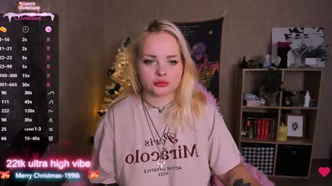 Snapshot of marcelinepeach chatting on December 30, 2024, 10:10 am Sara online show from December 30, 2024, 10:10 am