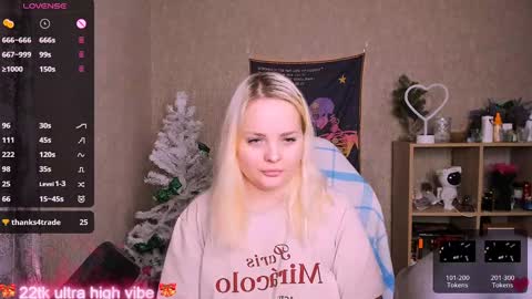 Snapshot of marcelinepeach chatting on January 14, 2025, 3:26 pm Sara online show from January 14, 2025, 3:26 pm