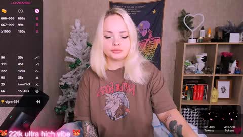 Snapshot of marcelinepeach chatting on January 15, 2025, 5:08 am Sara online show from January 15, 2025, 5:08 am