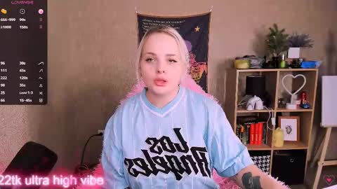 Snapshot of marcelinepeach chatting on February 9, 2025, 12:19 pm Sara online show from February 9, 2025, 12:19 pm