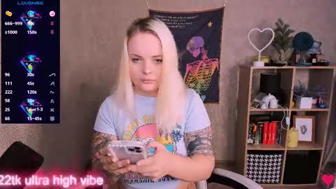 Snapshot of marcelinepeach chatting on February 12, 2025, 7:55 am Sara online show from February 12, 2025, 7:55 am