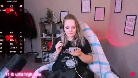 Snapshot of marcelinepeach chatting on March 7, 2025, 2:34 pm Sara online show from March 7, 2025, 2:34 pm