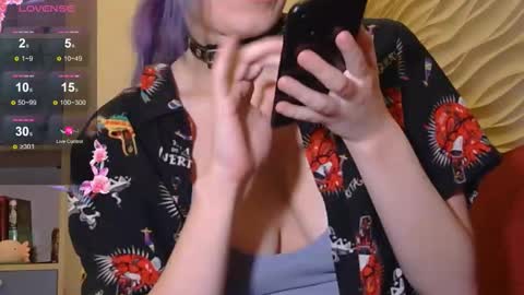 Snapshot of marci_n chatting on October 4, 2025, 9:13 pm marci_n online show from October 4, 2025, 9:13 pm