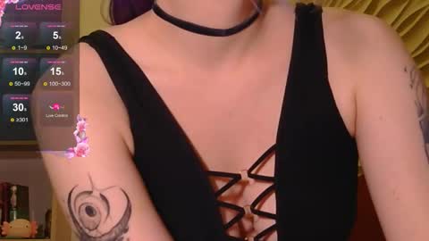 Snapshot of marci_n chatting on October 5, 2025, 9:13 pm marci_n online show from October 5, 2025, 9:13 pm