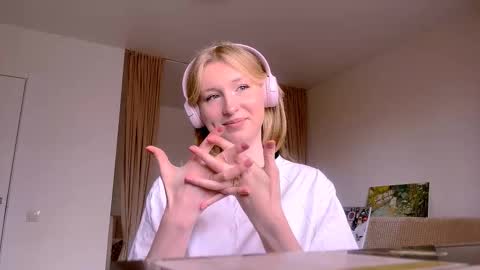 Mari online show from February 15, 2026, 10:47 am