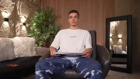 Marco and Ethan online show from November 10, 2025, 7:46 pm