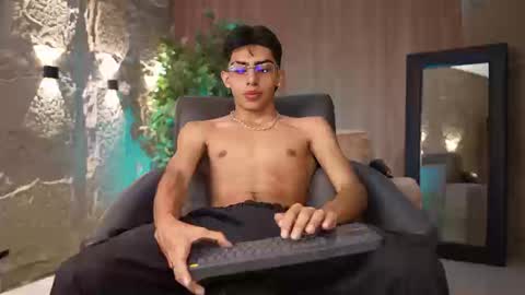 Snapshot of marcoyethan chatting on March 17, 2026, 8:45 pm Marco and Ethan online show from March 17, 2026, 8:45 pm