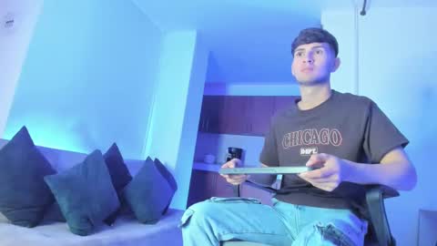 marcus_fire online show from February 3, 2025, 5:07 am