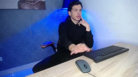 Snapshot of marcus_hanks chatting on February 17, 2025, 7:26 am Marcus Hanks online show from February 17, 2025, 7:26 am