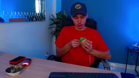 Snapshot of marcus_hanks chatting on February 28, 2025, 6:54 am Marcus Hanks online show from February 28, 2025, 6:54 am