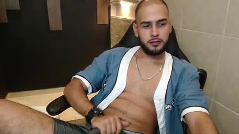 marcus_soler online show from December 16, 2025, 2:11 pm