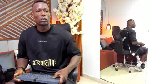 Marcusssss online show from November 14, 2025, 11:31 am