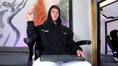 Snapshot of marcusevanss chatting on October 23, 2025, 12:04 pm Marcus online show from October 23, 2025, 12:04 pm