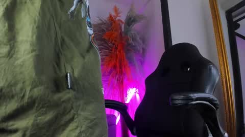 Snapshot of marcusevanss chatting on October 26, 2025, 12:22 pm Marcus online show from October 26, 2025, 12:22 pm