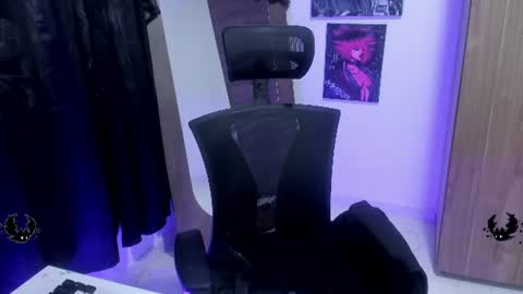 Snapshot of marcydark___ chatting on July 23, 2026, 10:51 pm help me with 100 hands up online show from July 23, 2026, 10:51 pm