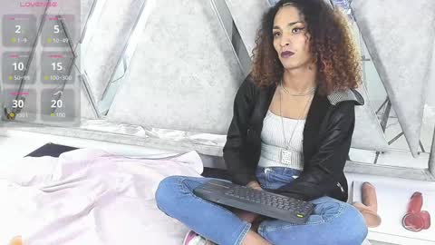 marfilastrom online show from December 17, 2024, 10:12 am