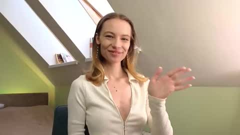  - Alisa online show from October 7, 2025, 7:05 am